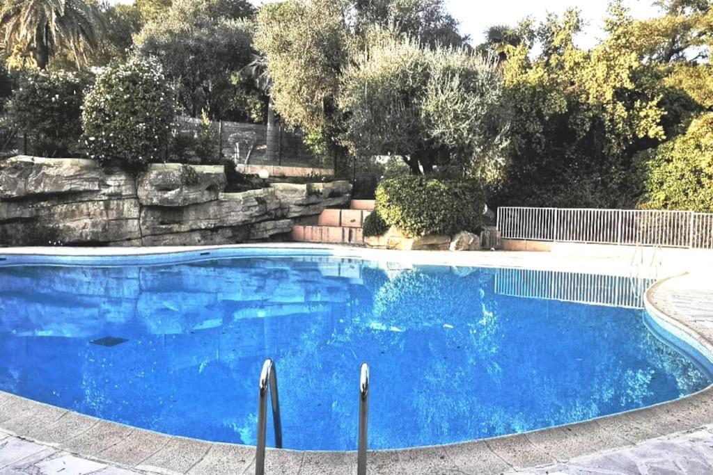 Centre Vue Avec Piscine Pour Famille, Couple D'amis Pas De Groupes De Jeunes Autorises Apartment Nizza